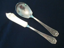 SUGAR SPOON & SPREADER SET! Vintage 1847 ROGERS INTL silverplate HERALDIC lovely