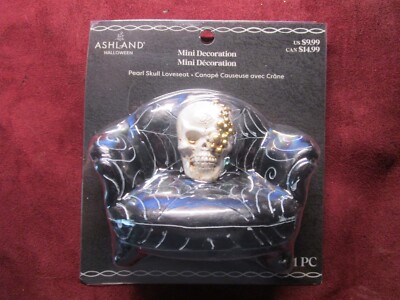 Ashland Halloween Tiny Treasures, Pearl Skull Loveseat  2024  NEW