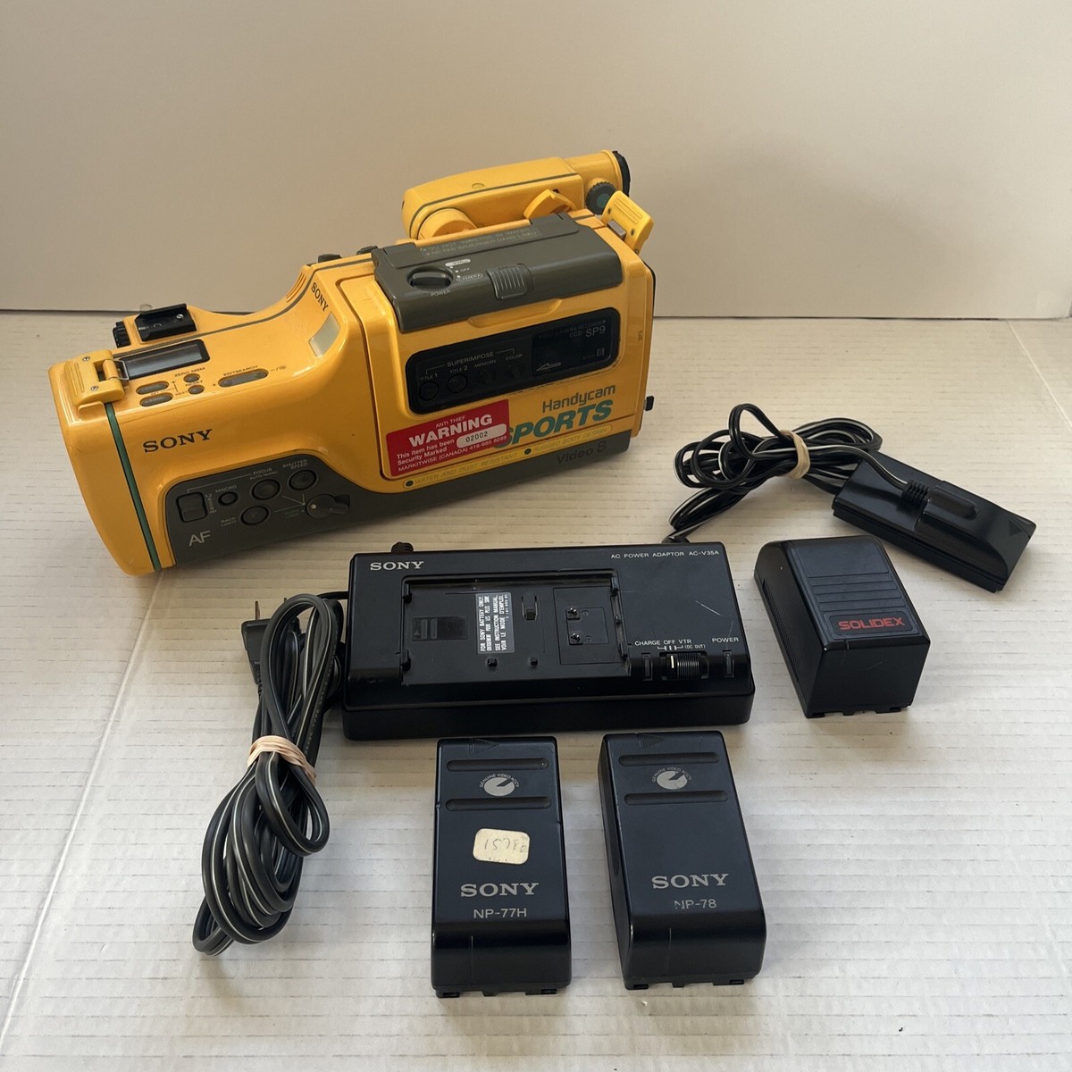 VTG Sony Handycam Sports CCD-SP9 Video 8 Camera Bundle W VTG Sony Handycam Sports CCD-SP9 Video 8 Camera Bundle W