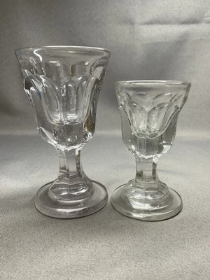2 VERRES EN CRISTAL MOULÉ , XIX eme SIÈCLE , PÉRIODE BACCARAT LE CREUSOT - Photo 1/4