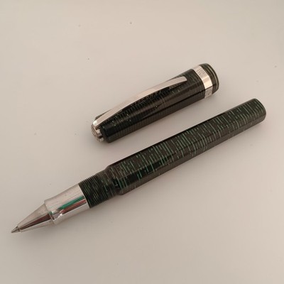 Visconti Wall Street Green Pearl Celluloid Rollerball Pen