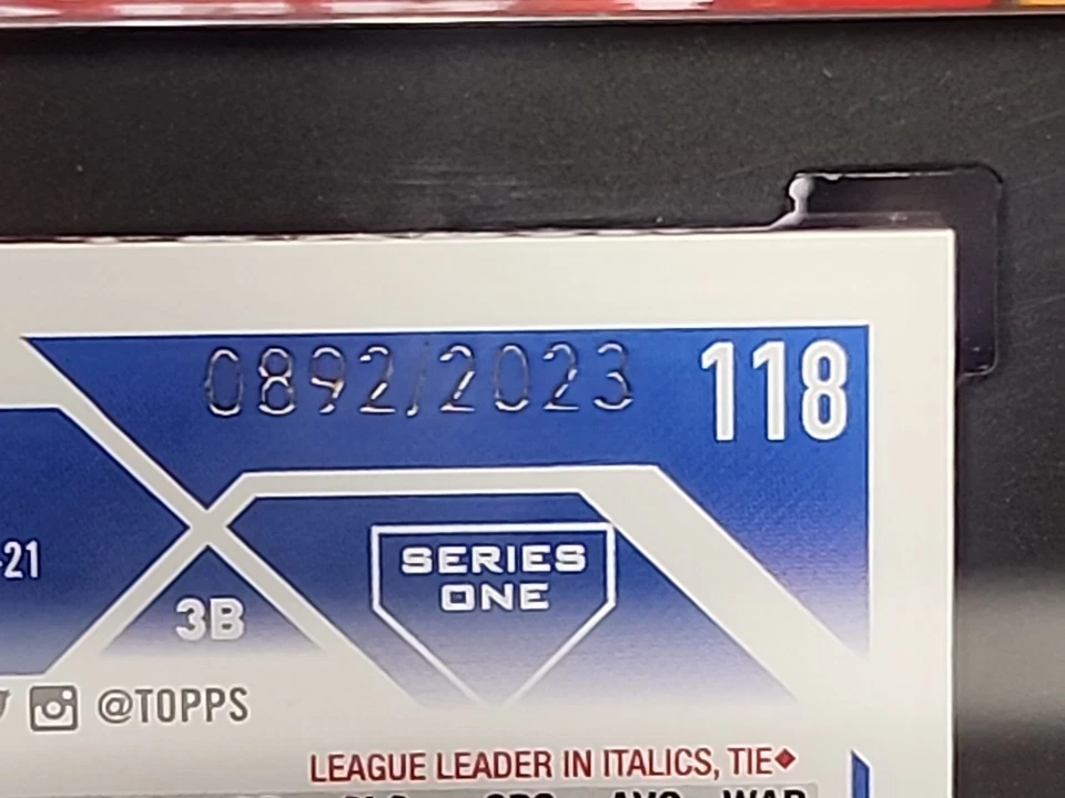 EDUARDO ESCOBAR 2023 Topps Series 1 GOLD Parallel /2023 New York Mets Free Ship! - Image 4 of 4