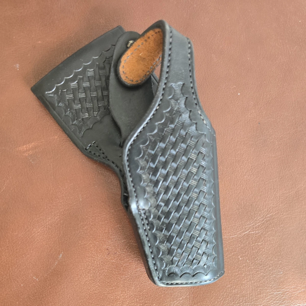 Bianchi Leather Right Smith & Wesson Hunting Gun Holsters  display picture 3