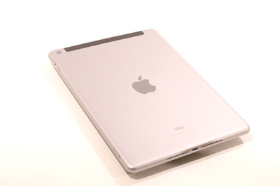 Apple iPad 5th Generation A1823 128GB Space Gray Wi-Fi 4G Unlocked