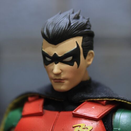 1/12 Custom DC Multiverse Red Robin Tim Drake Mezco Kit Conversion Sculpt - Picture 2 of 12
