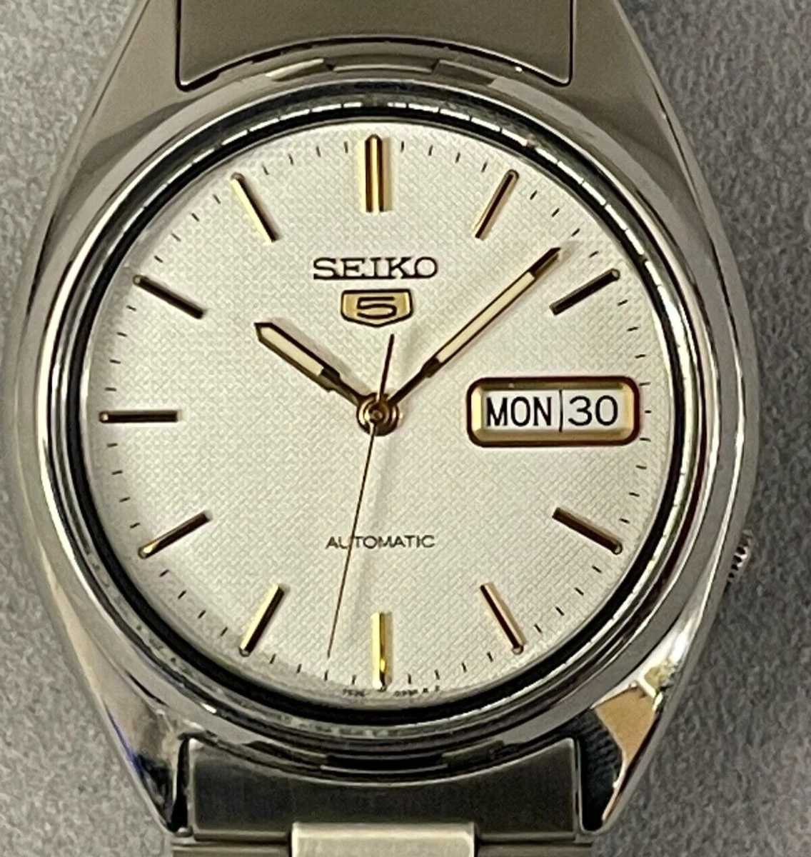 Pre Owned Seiko 5 Automatic White Dial Steel Mens Watch SNXG47K1 RRP 199
