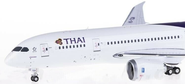 1:200 28CM Phoenix THAI BOEING 787-8 Passenger Airplane
