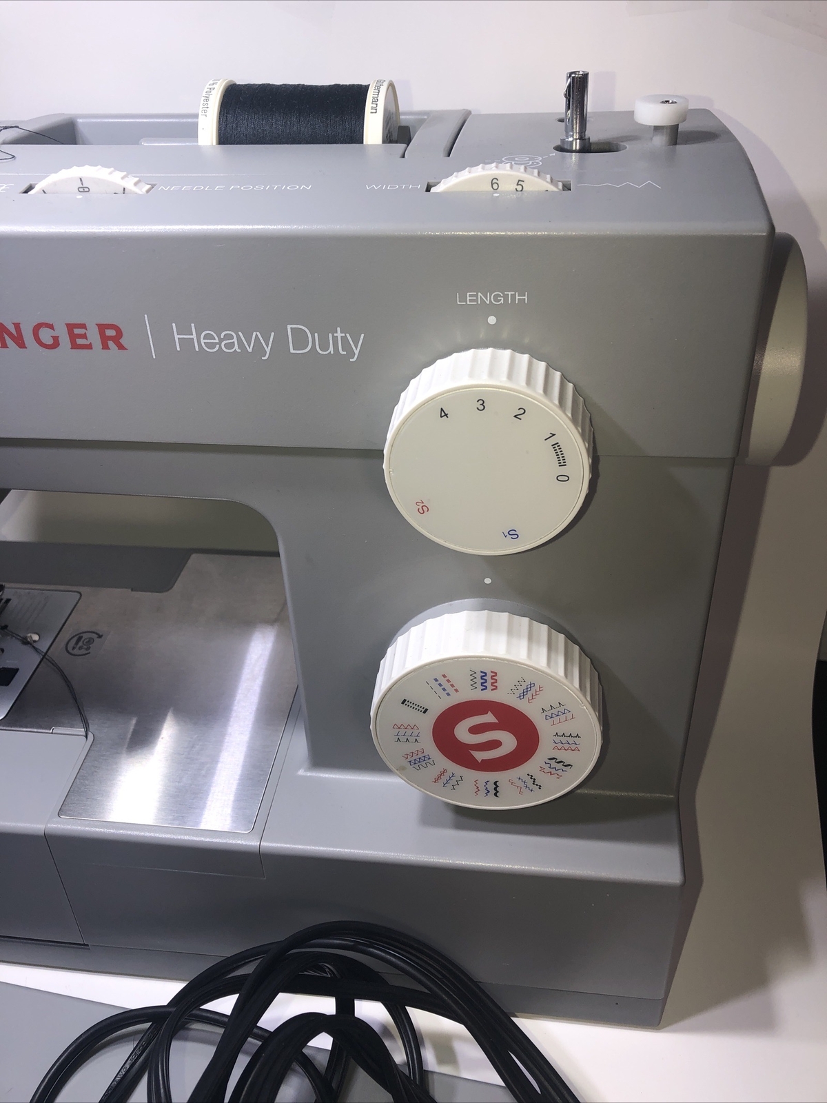 SINGER HD6380M Heavy Duty Sewing Machine comes with Extension Table