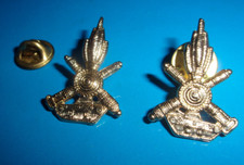 ESERCITO ITALIANO Coppia fregi metallo dorato x travette CARRISTI CAVALLERIA