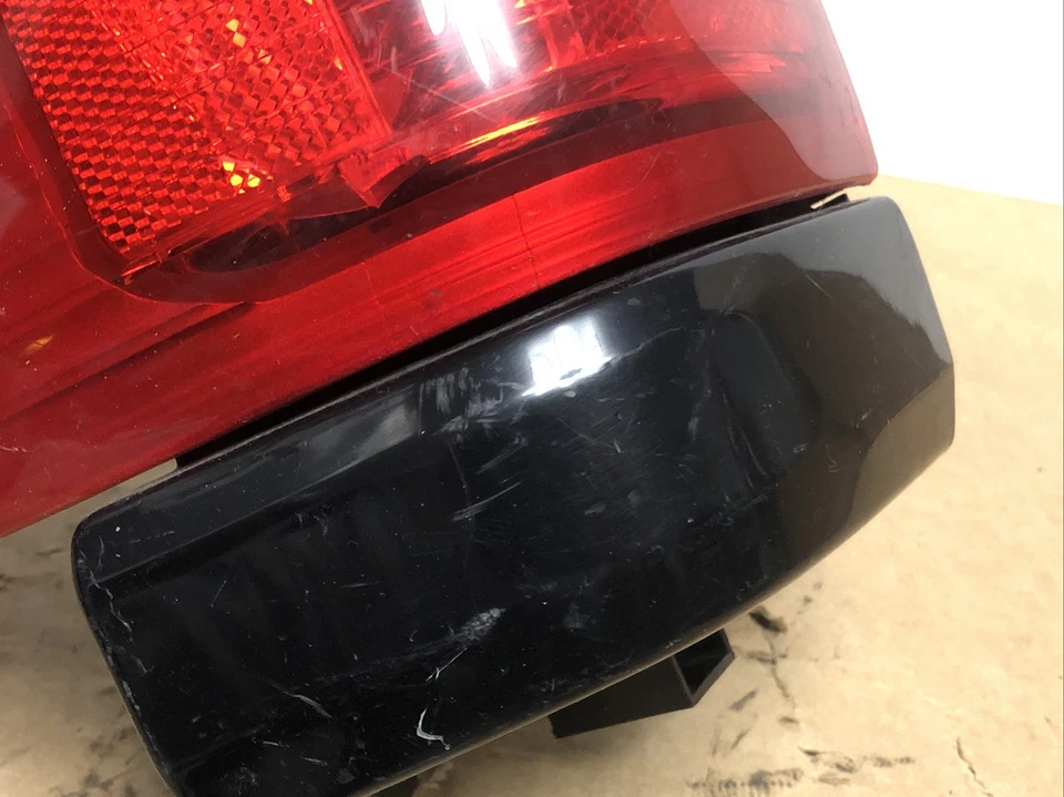 BONITO OEM 2000-04 Isuzu Rodeo Amigo Driver Izquierdo LH Luz Trasera Exterior Lámpara 22016147 Foto 4 de 4