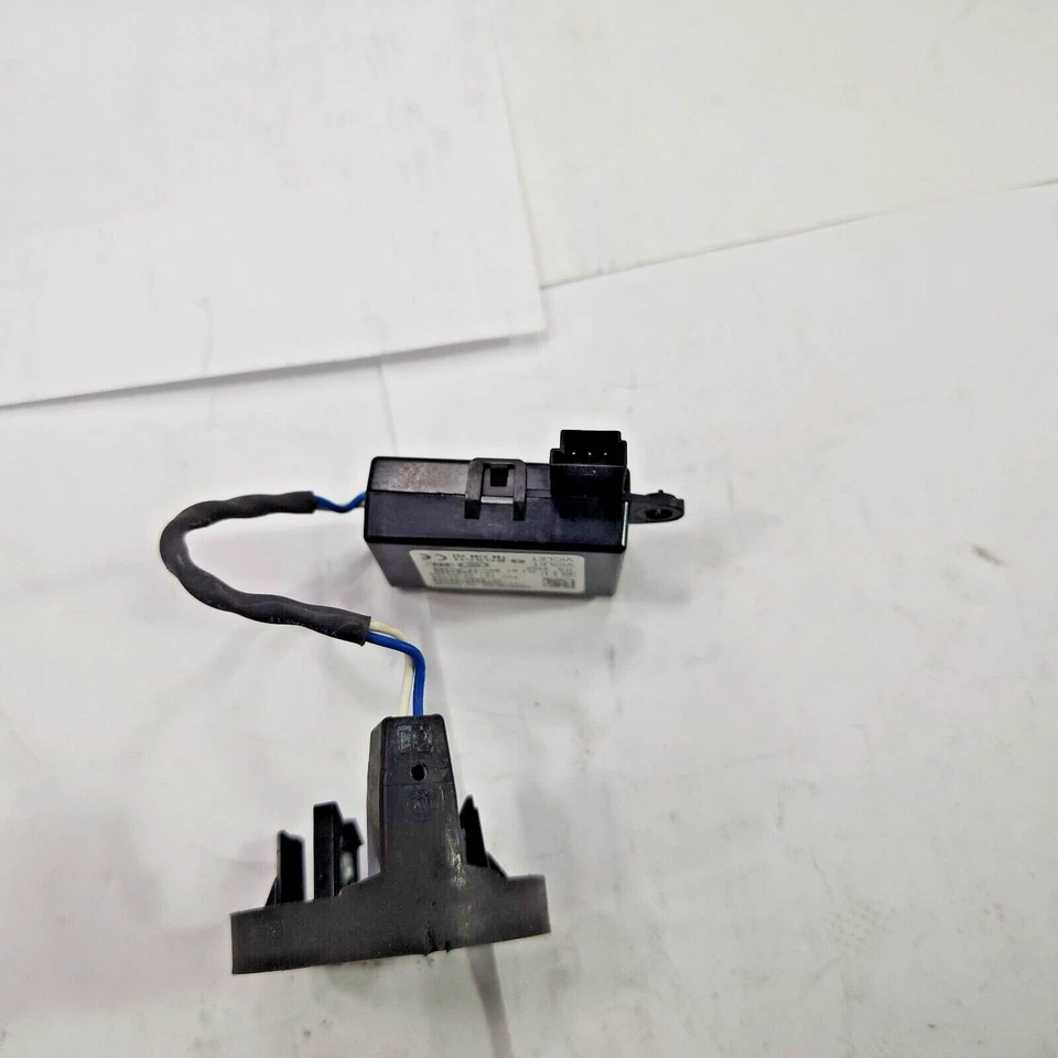 11-15 CHEVROLET CRUZE IMMOBILISER IGNITION LOCK RECEIVER MODULE 13504286 OEM - Image 3 of 4