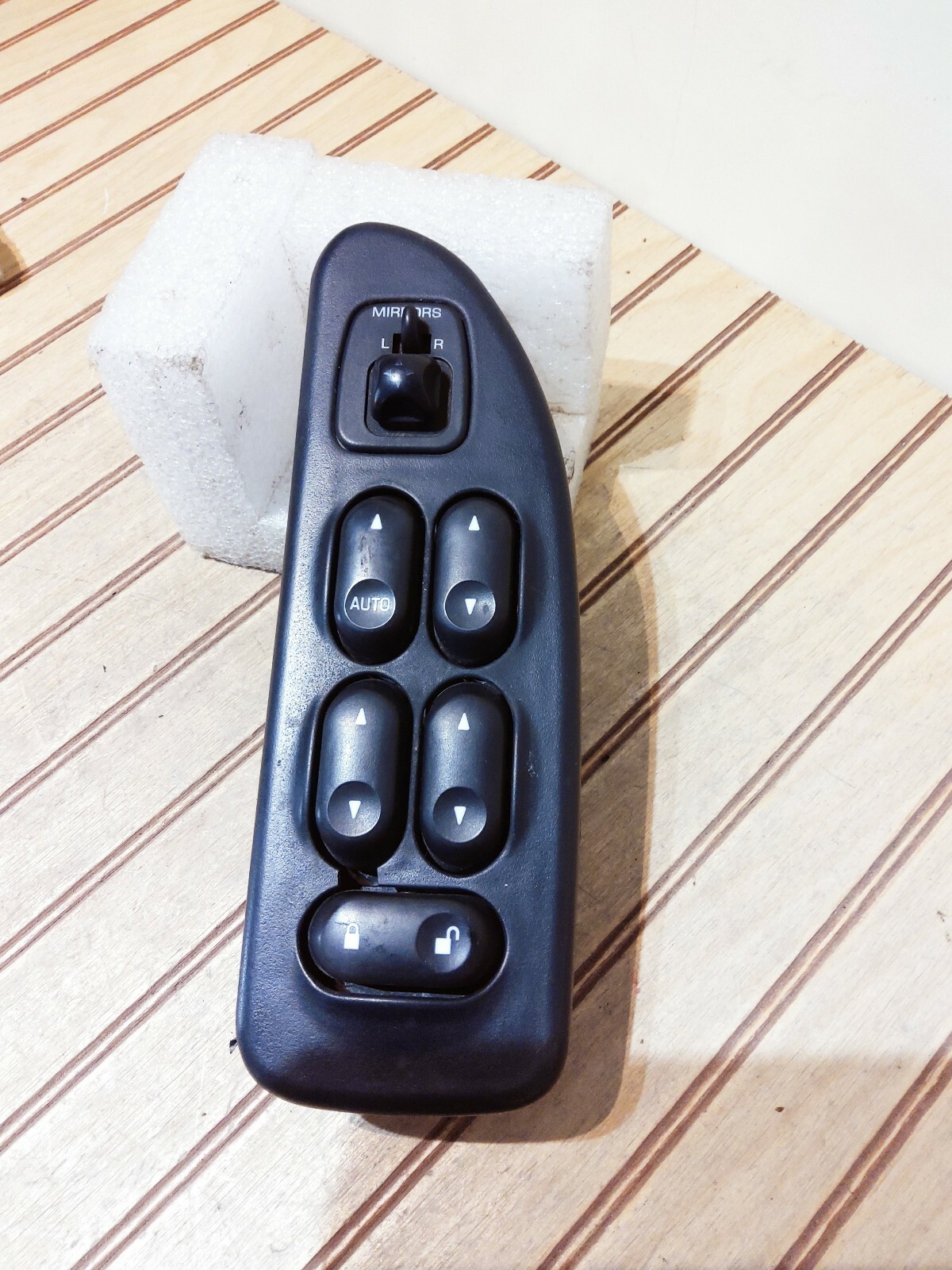 FORD WINDSTAR POWER WINDOW MASTER SWITCH TRIM BROKE OEM 19982002 eBay