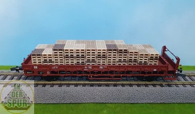 IN DER SPUR Beladung Spur H0 Palettenstapel Euro-Paletten Transport Verladung Güterwagen Zug