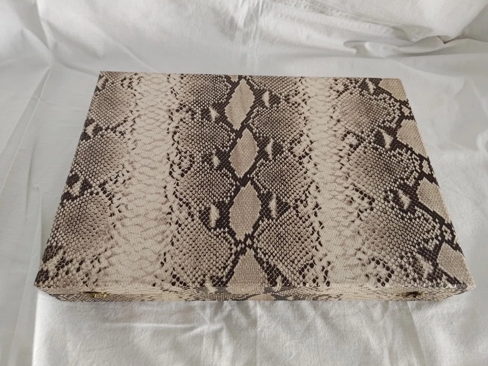 Servizio Posate da 6 Sheffield con ricamo e madreperla - Immagine 3 di 3