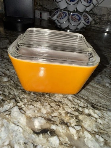 VINTAGE PYREX REFRIGERATOR DISH #501 ORANGE WITH LID