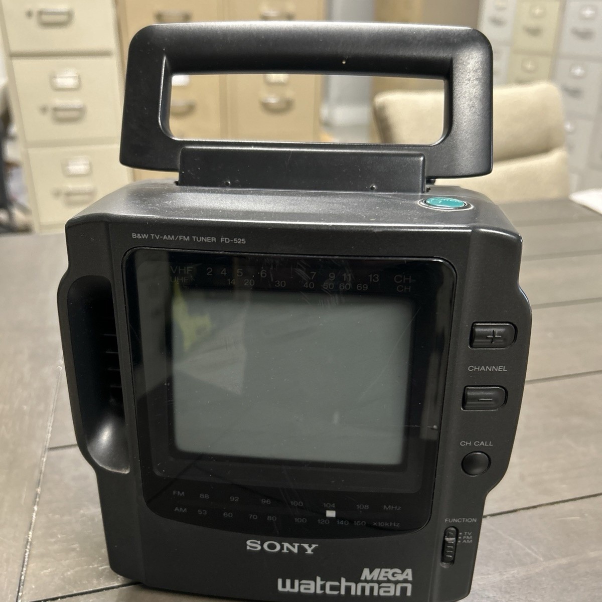 Vintage Sony Mega Watchman FD-525 TV w/ AM/FM Radio Tuner-TESTED w