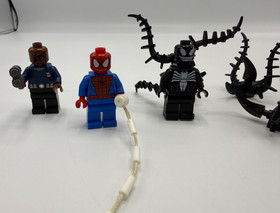 LEGO 76004 76008 Marvel Super Heroes Spider-Man Iron Man- 100% Complete Minifigs