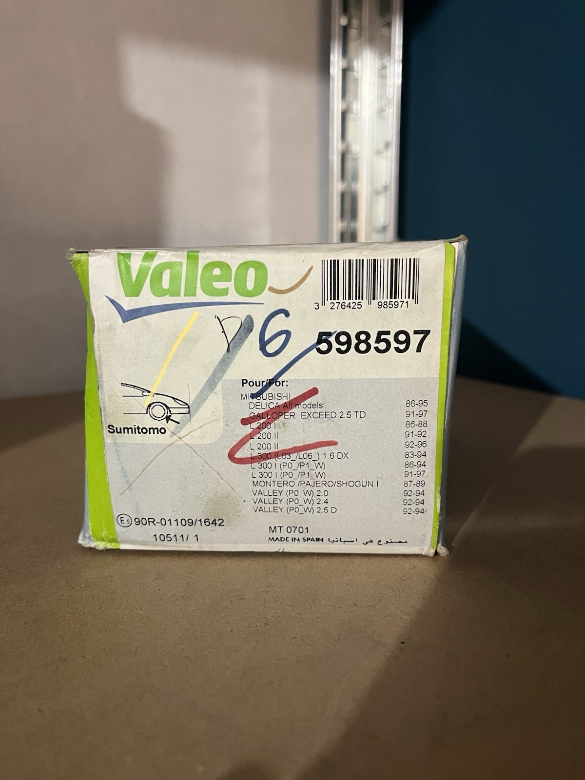 Plaquettes de frein VALEO 598597 pour train avant de voiture