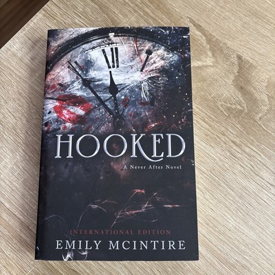 Buch HOOKED (englisch) Emily McIntire ISBN 9781728278346 | Zustand: gut