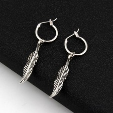 Orecchini Piuma Punk Unisex - 2 Paia (Nero E Argento), Ipoallergenici, Stile Hip-Hop, 2.5x10 Cm