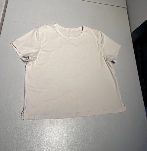 Lululemon Top Women's 6 Tan Beige Classic Fit Crew Tee T Shirt Cotton Blend Yoga
