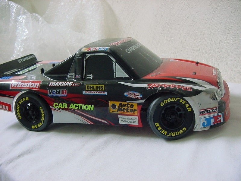 RC TRAXXAS DISCONTINUED RARE 1/16 KYLE BUSCH CAMPING WORLD 4WD BRUSHLESS/BATTERY