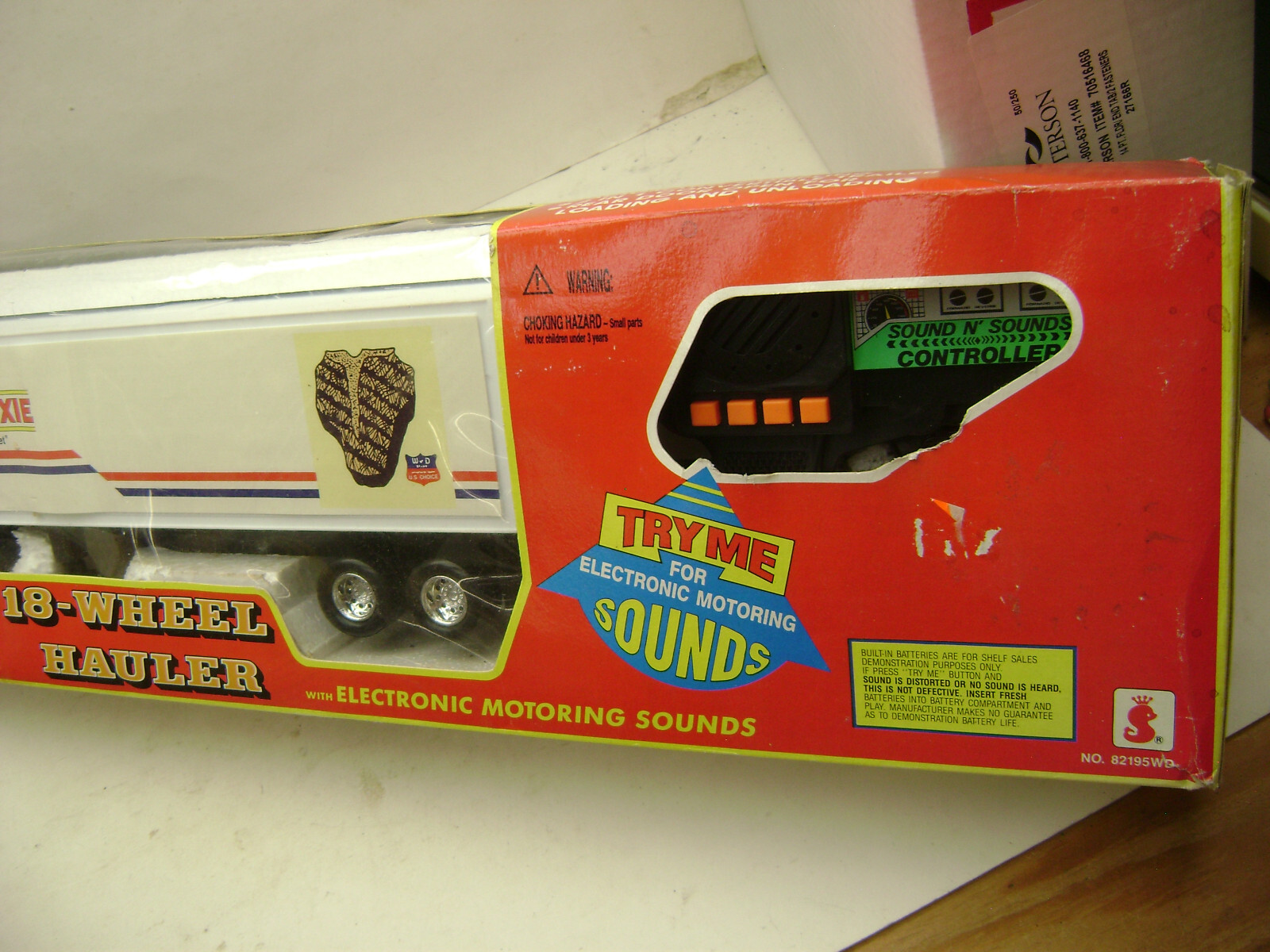 winn dixie 18 Wheel hauler Semi Truck Trailer 132 18" long remote