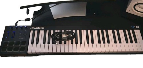 ALESIS QS6.1 Keyboard 61 Keys Expandable Synthesizer 