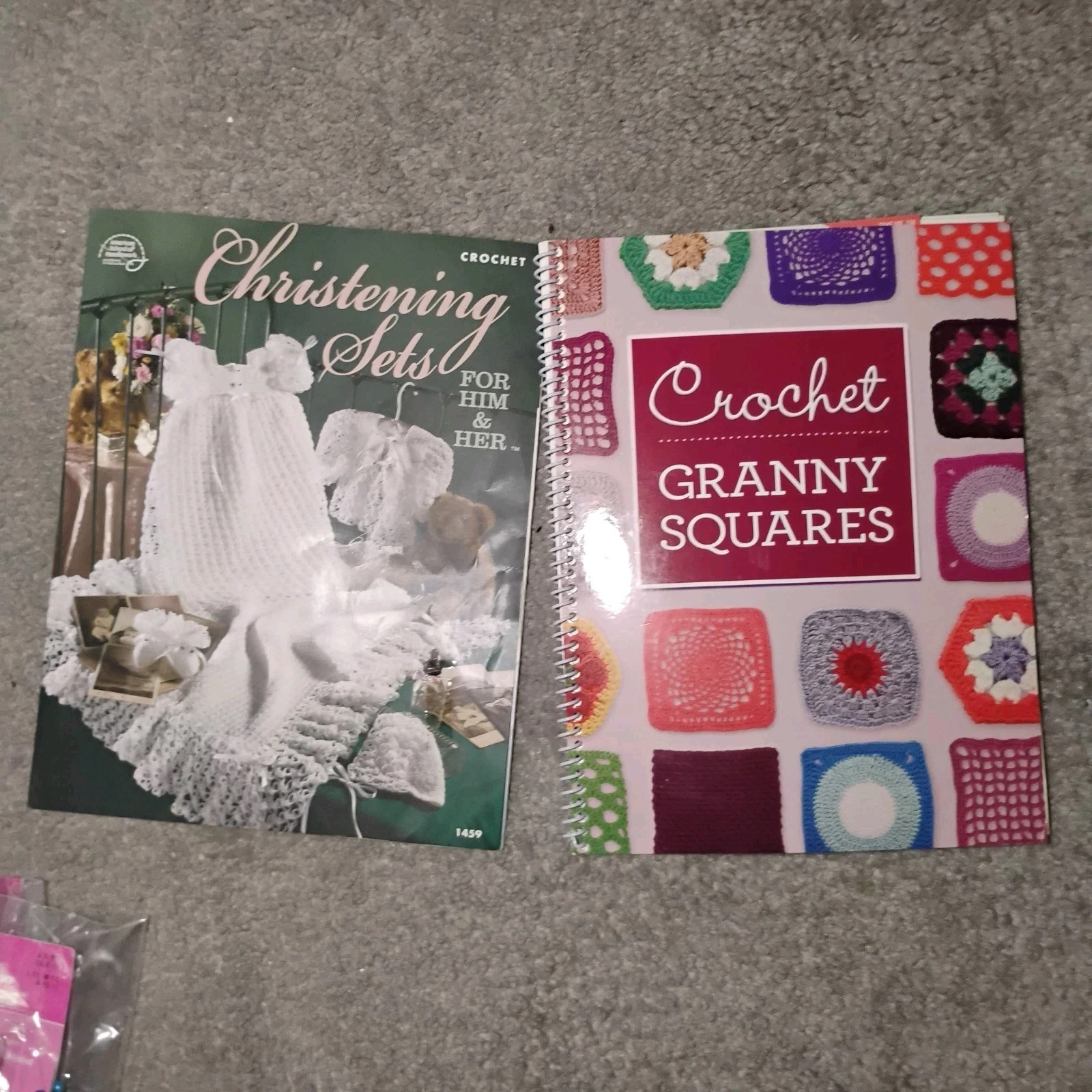 Mixed Lot Plain Yarn Balls Gray Blue Green White Purple w/ Crochet Books & Hooks image 5