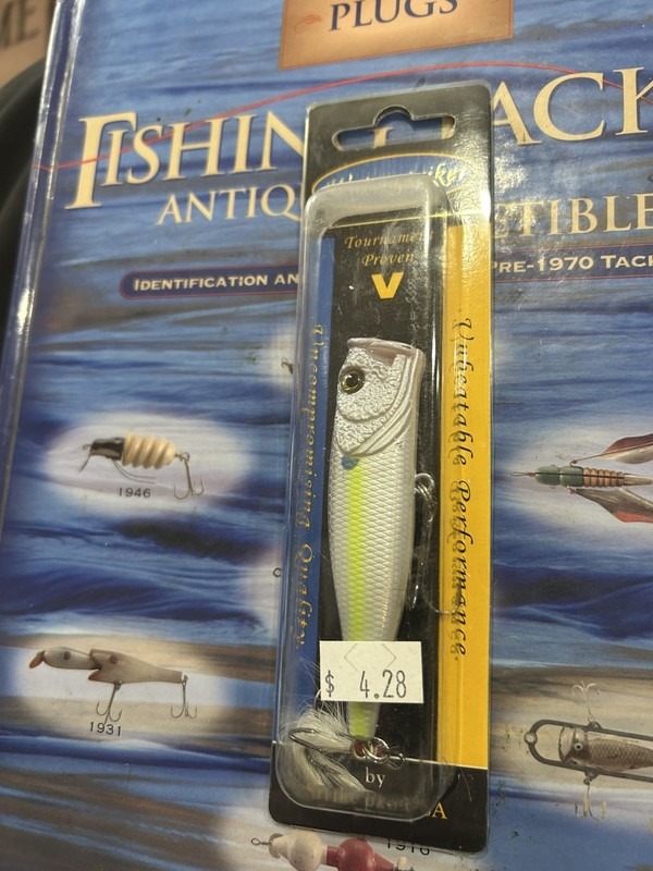 MINT VINTAGE STRIKE PRO TOPWATER POPPER IN A BEAUTIFUL GREY COLOR PATTERN**