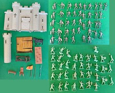 Marx 4635 Fighting Knights Carry-All Play Set 1968 - many extra figures