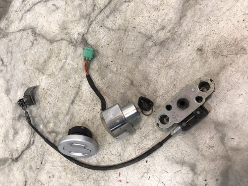 08 Suzuki VZR 1800 M109R M109 R Boulevard Ignition Gas Fuel Cap Lock and Key Set