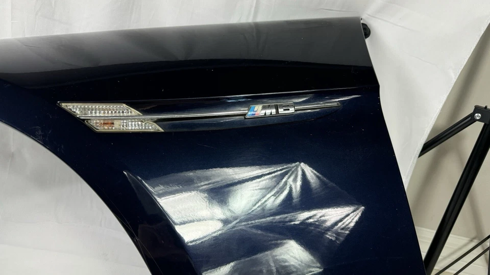 Cubierta del panel del guardabarros delantero BMW M6 E63 E64 lado izquierdo del conductor azul OEM Foto 3 de 4