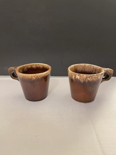 2 VINTAGE Hull Pottery Drip Glaze Coffee Tea Mugs Cups Brown Oven Proof USA F3