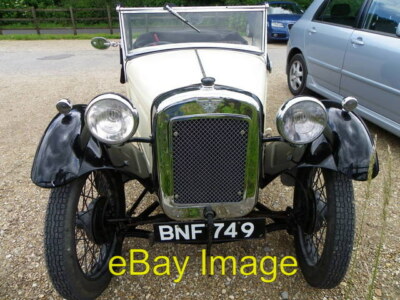 Foto 6x4 Oldtimer Compton Abbas Flugplatz Der Sportwagen liegt in der Luft c2011