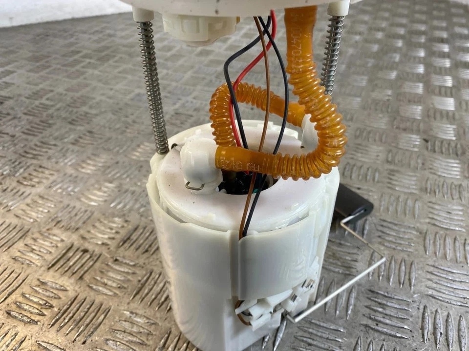 Hyundai i10 2017 gasolina en tanque bomba de combustible emisor de nivel 31110B9000 DRK9236 - Imagen 3 de 4