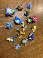 Pokemon Vintage Tomy /Nintendo/Tech Deck 15 FIGURES