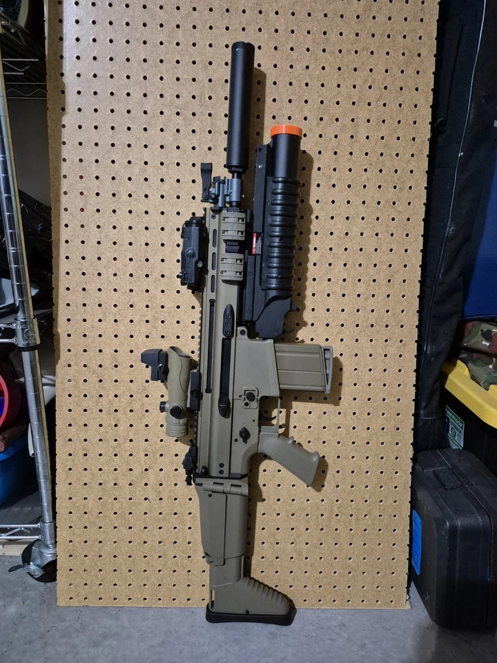 Airsoft F&N Scar-H GBB Desert Tan Foto 2 de 4