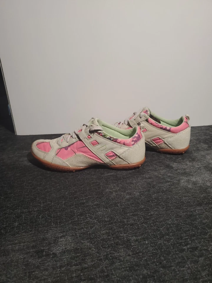 Diesel Akita Women's Floral Sneakers Size 8.5 Eur 39 - Image 3 of 4