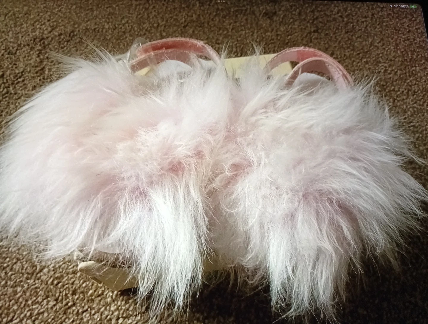 Splendidi sandali soffici rosa UGG bambina nuovi con etichette 12 18 mesi