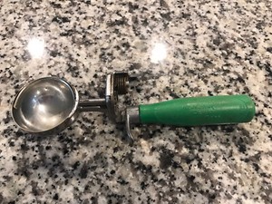Vintage Handle Ice Cream Scoop By Medco of NYC Great Working Condition Green