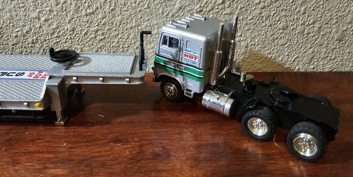 Vintage Shinsei Freightliner Mini Power No 601 Super Power Semi