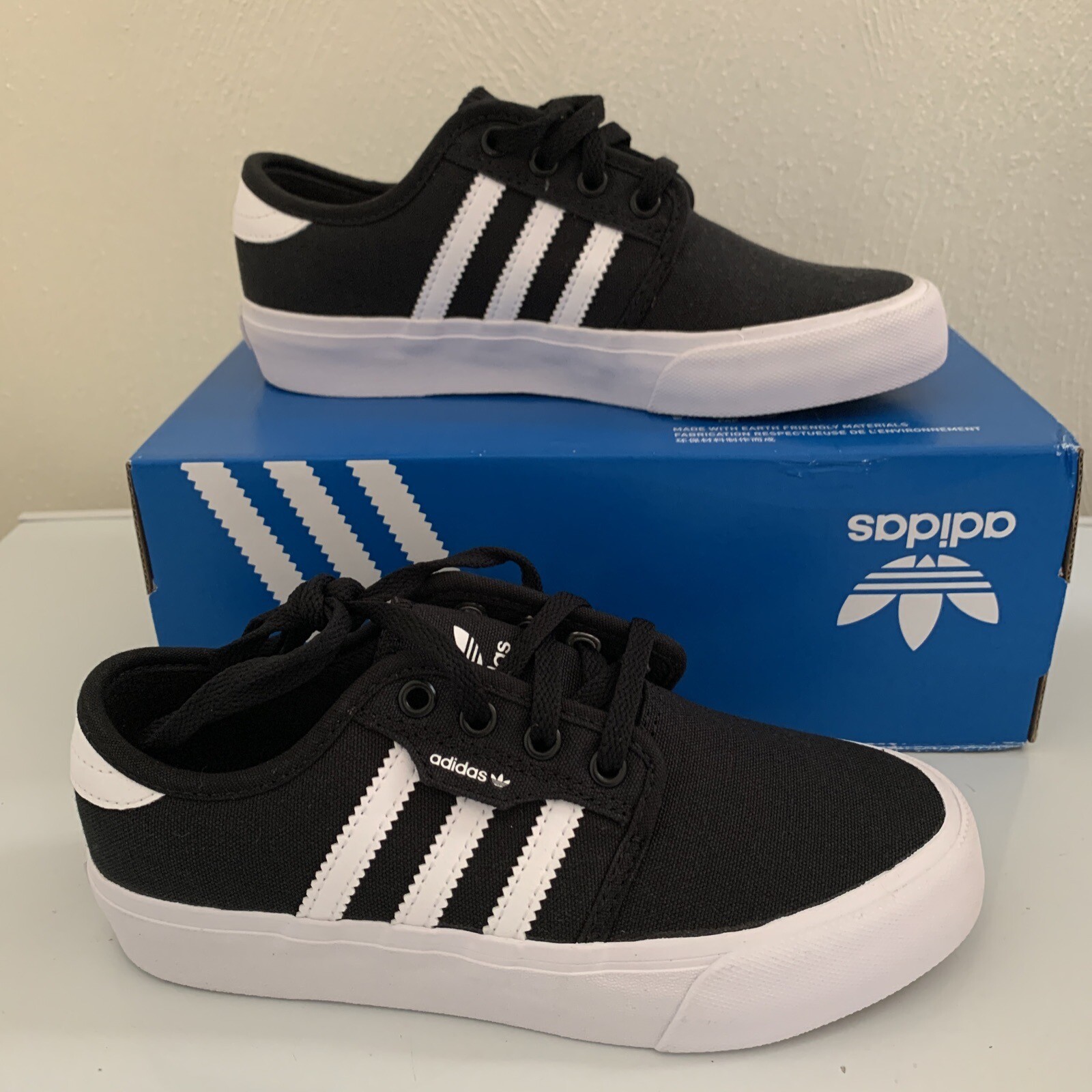 Adidas Seeley XT J Shoes Canvas Black White big kid GX2587 originals Size 2 New Adidas Seeley XT J Shoes Canvas Black White big kid GX2587 originals Size 2 New