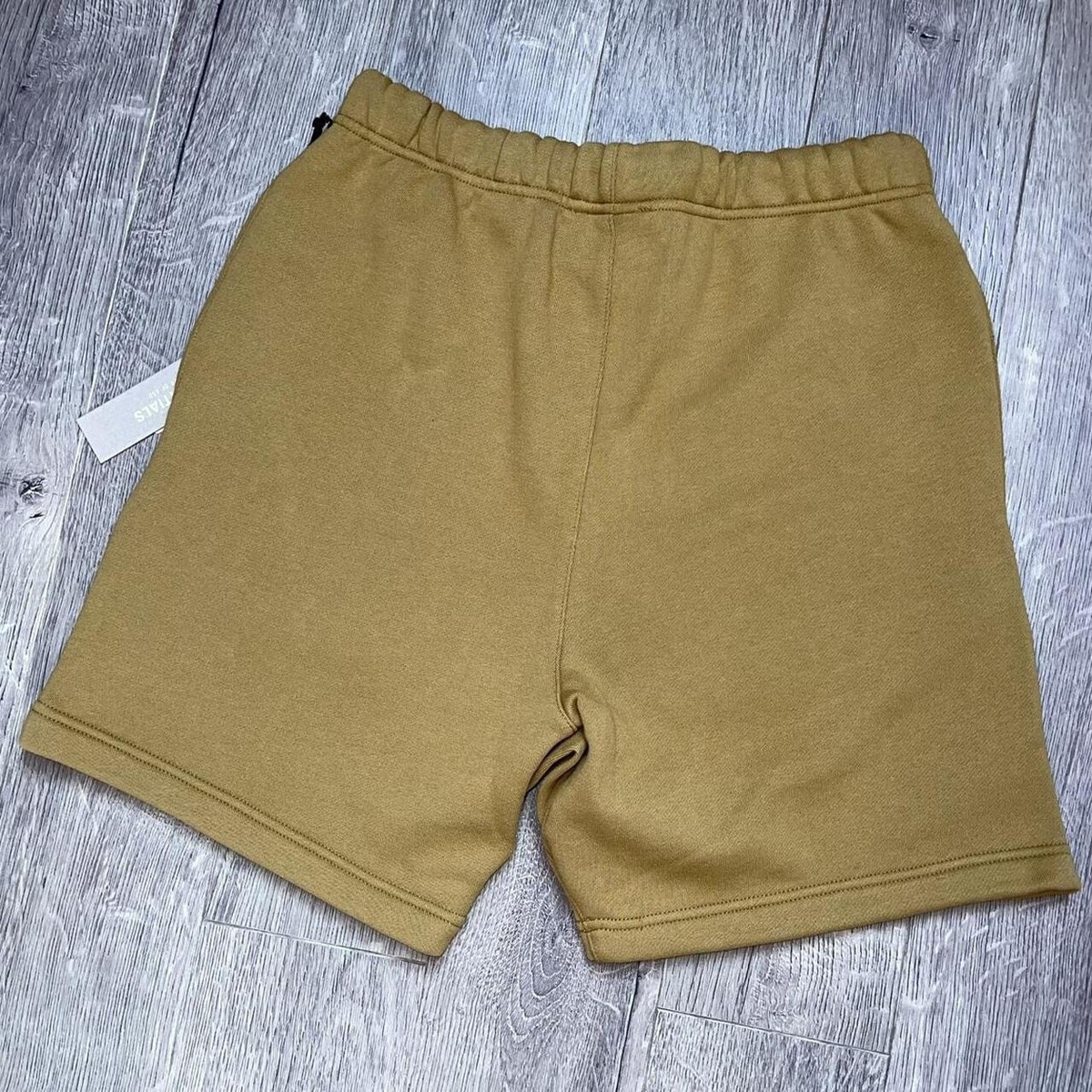 パンツ FEAR OF GOD ESSENTIALS SWEAT SHORT Amber Fear of God Essentials Amber Green Sweat Shorts BNWT XS Mens