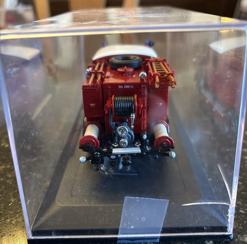 Road Signature Series 1950 Mercedes Benz TLF-50 Fire Truck Diecast 1:43 - Image 3 of 4