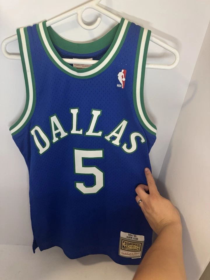 Camiseta Mitchell & Ness Jason Kidd Dallas Mavericks #5 Masculina S 10/12 94-95 Azul - Imagem 2 de 4