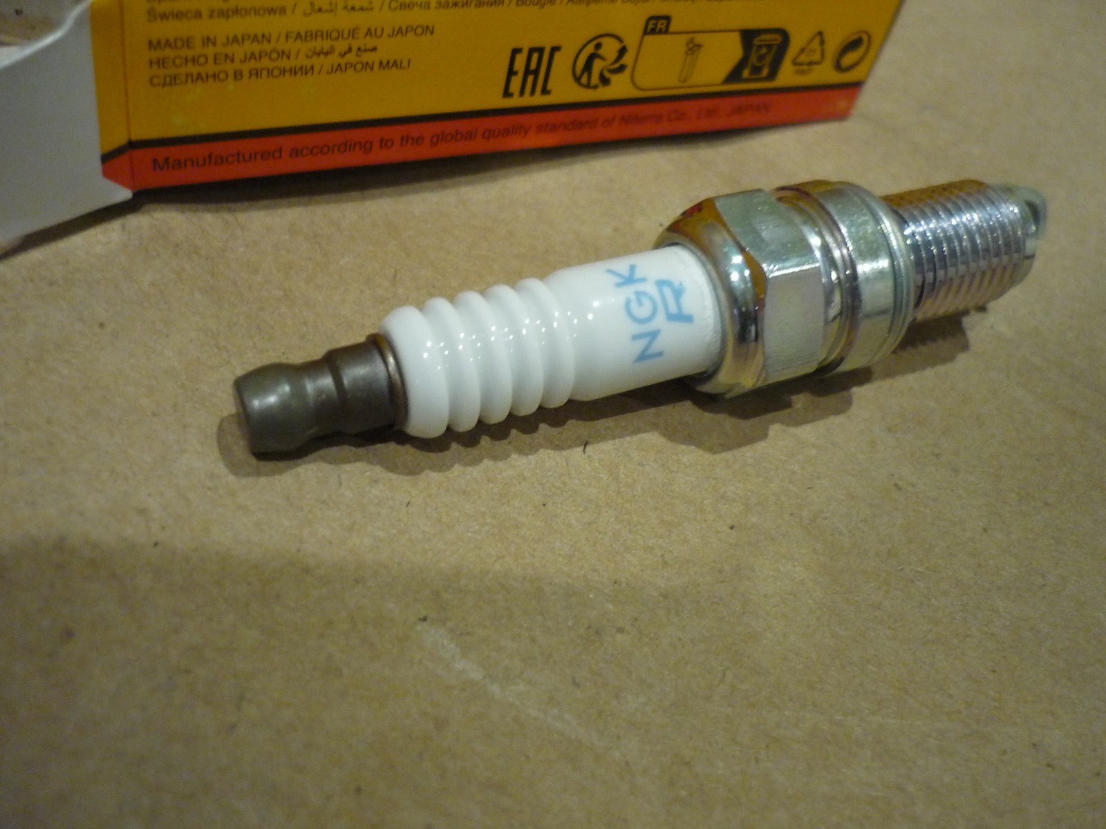 Ferrari 456/550,575,612,512 - Spark Plugs NGK DCPR9E  2641  (Set Of 12) NEW