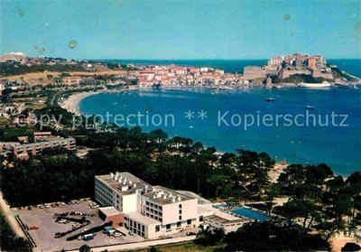 Calvi Vue d ensemble de la station touristique Hotel Palm Beach au premier plan