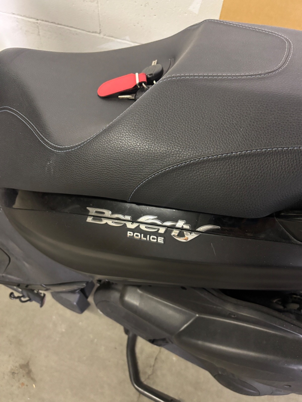 Piaggio Beverly Police 300 usato in buone condizioni foto 4
