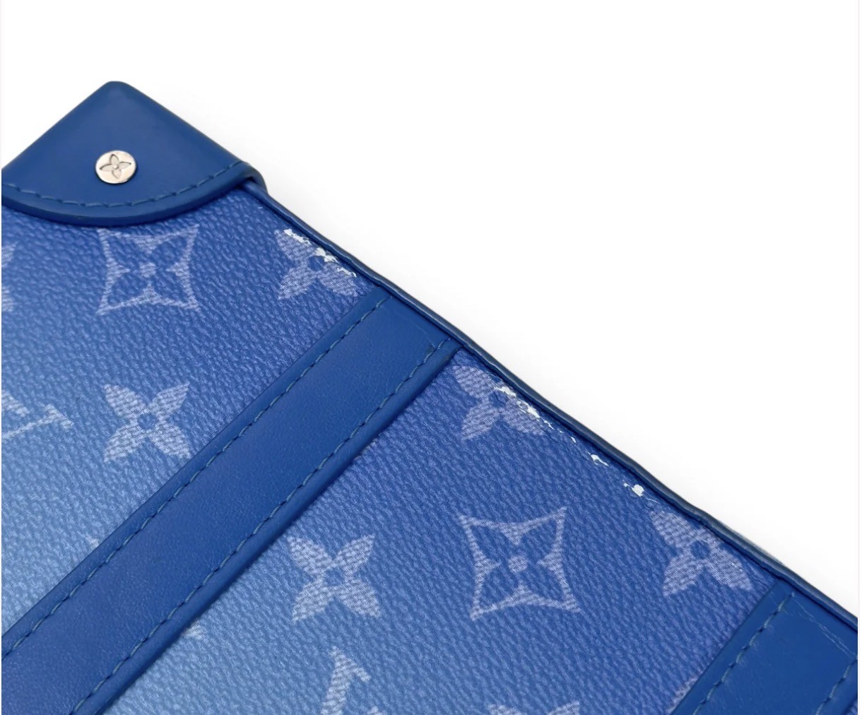 Louis Vuitton cloud soft trunk - Pre-owned image 6